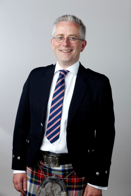 Professor James Naismith FRS FRSE FMedSci as the new Director of the Research Complex at Harwell (RCaH).
