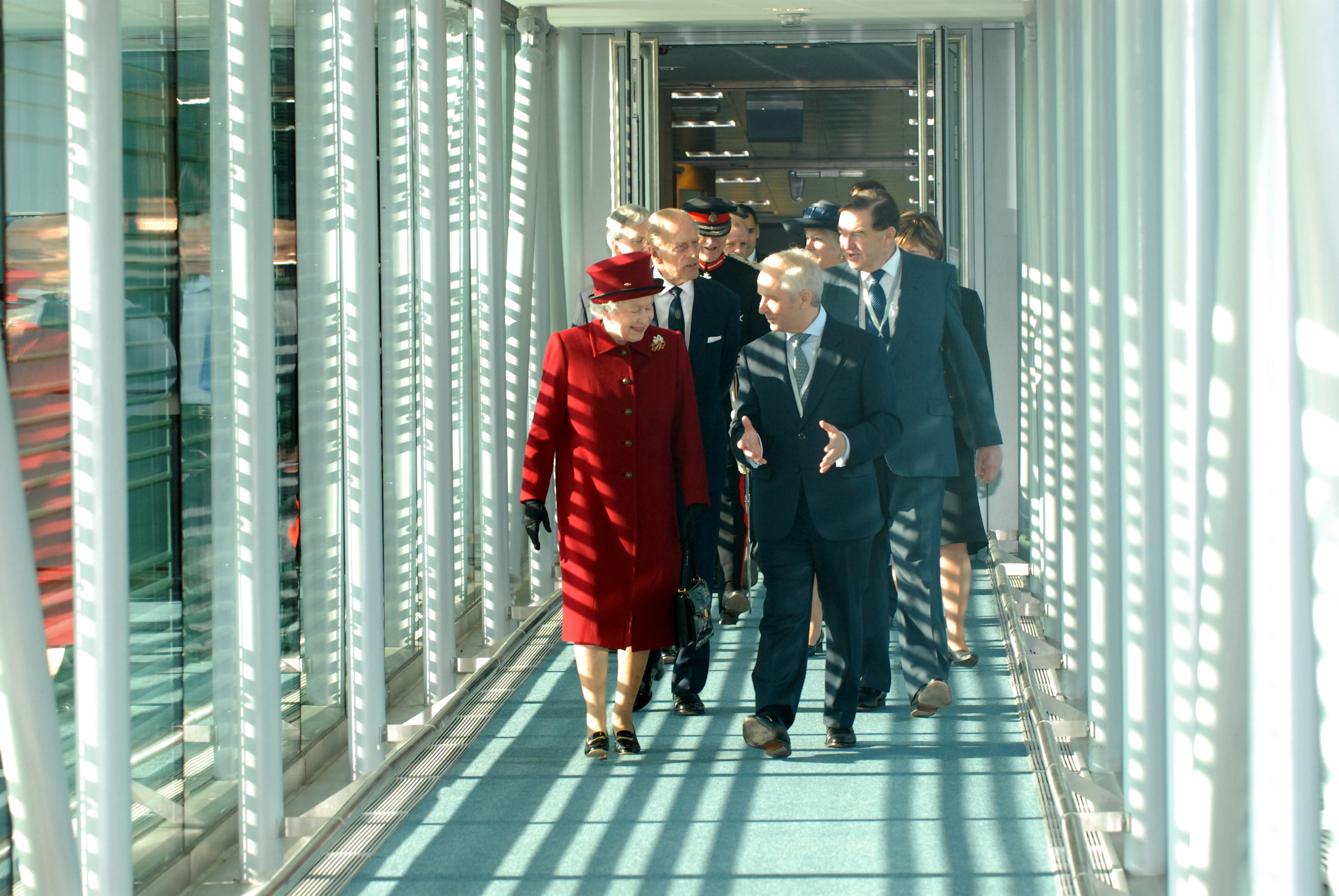 HM Queen Elizabeth II during her tour of the facility in 2007