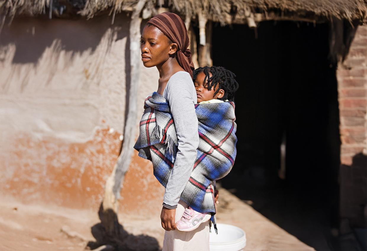 woman-wtih-child-africa