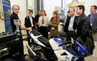 National science facility sheds light on the future of the car