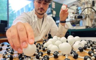 Making metal atoms behave – one layer at a time 