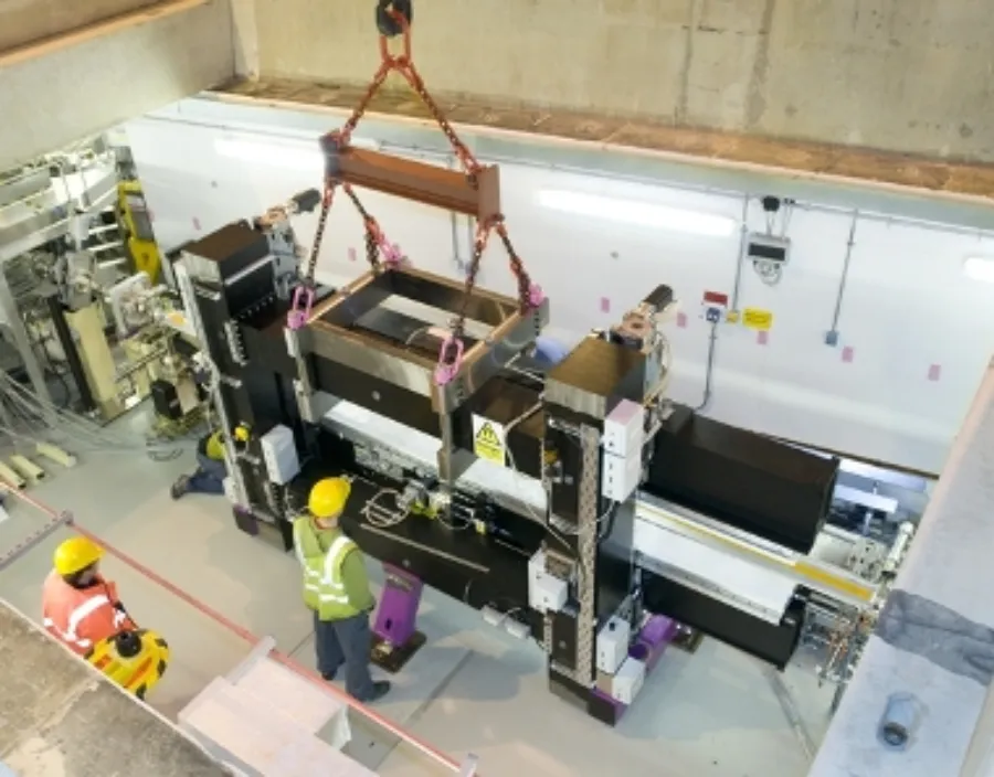The I05 insertion device during installation, November 2012.