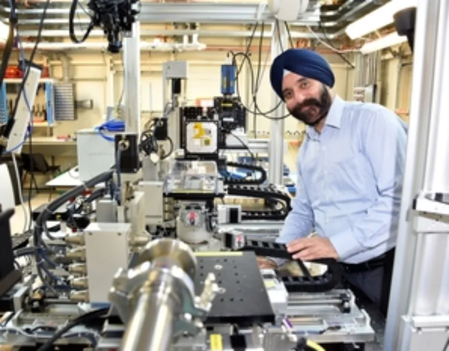 Principal Beamline Scientist: Kawal Sawhney