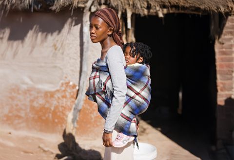 woman-wtih-child-africa
