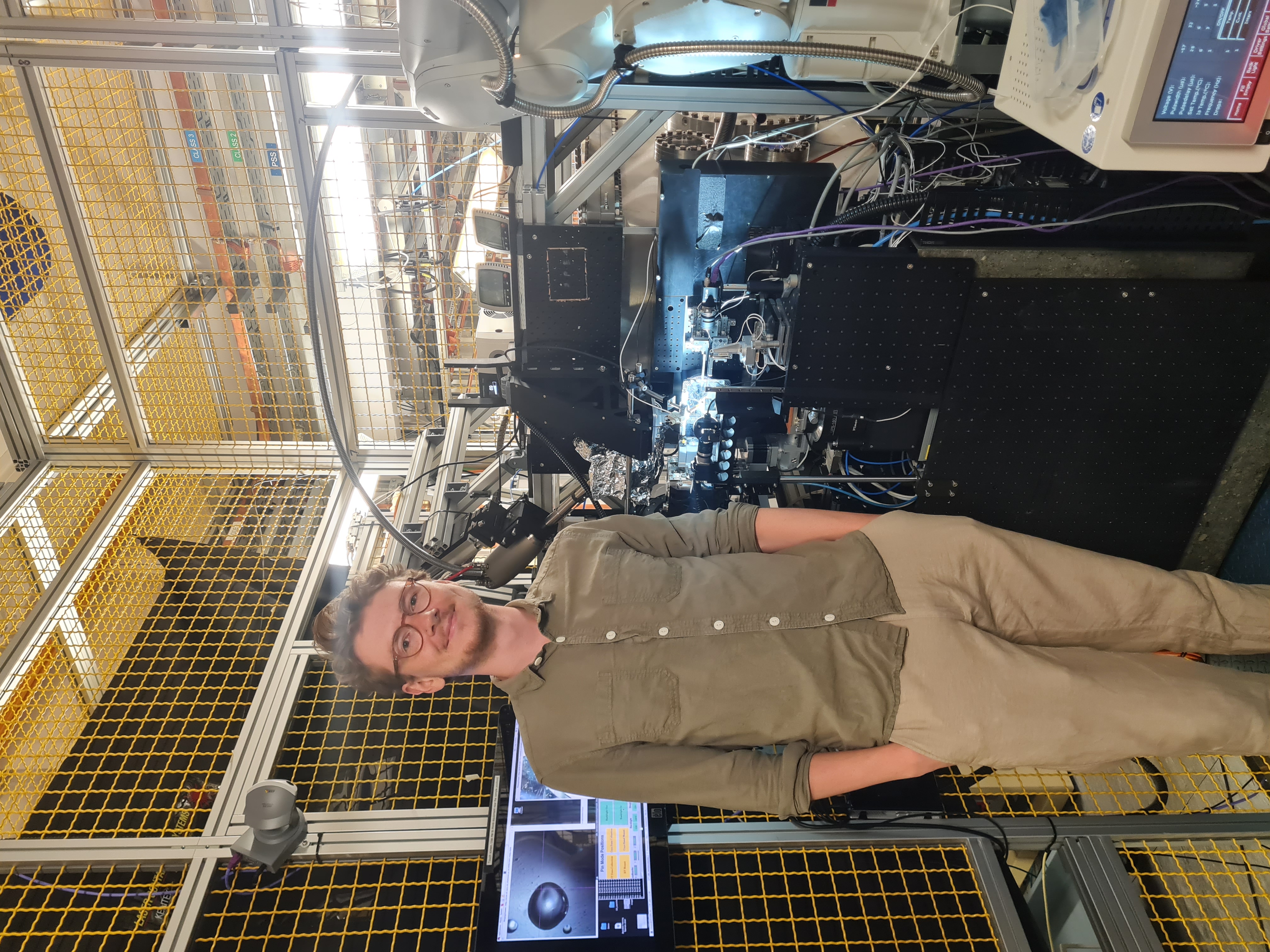 2021 YiN student Johan Glerup on our I24 beamline