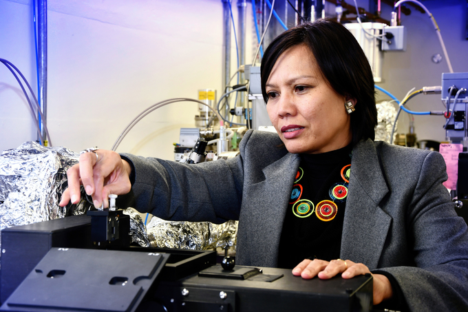 Senior Beamline Scientist, Dr Rohanah Hussain, on beamline B23 at Diamond. 