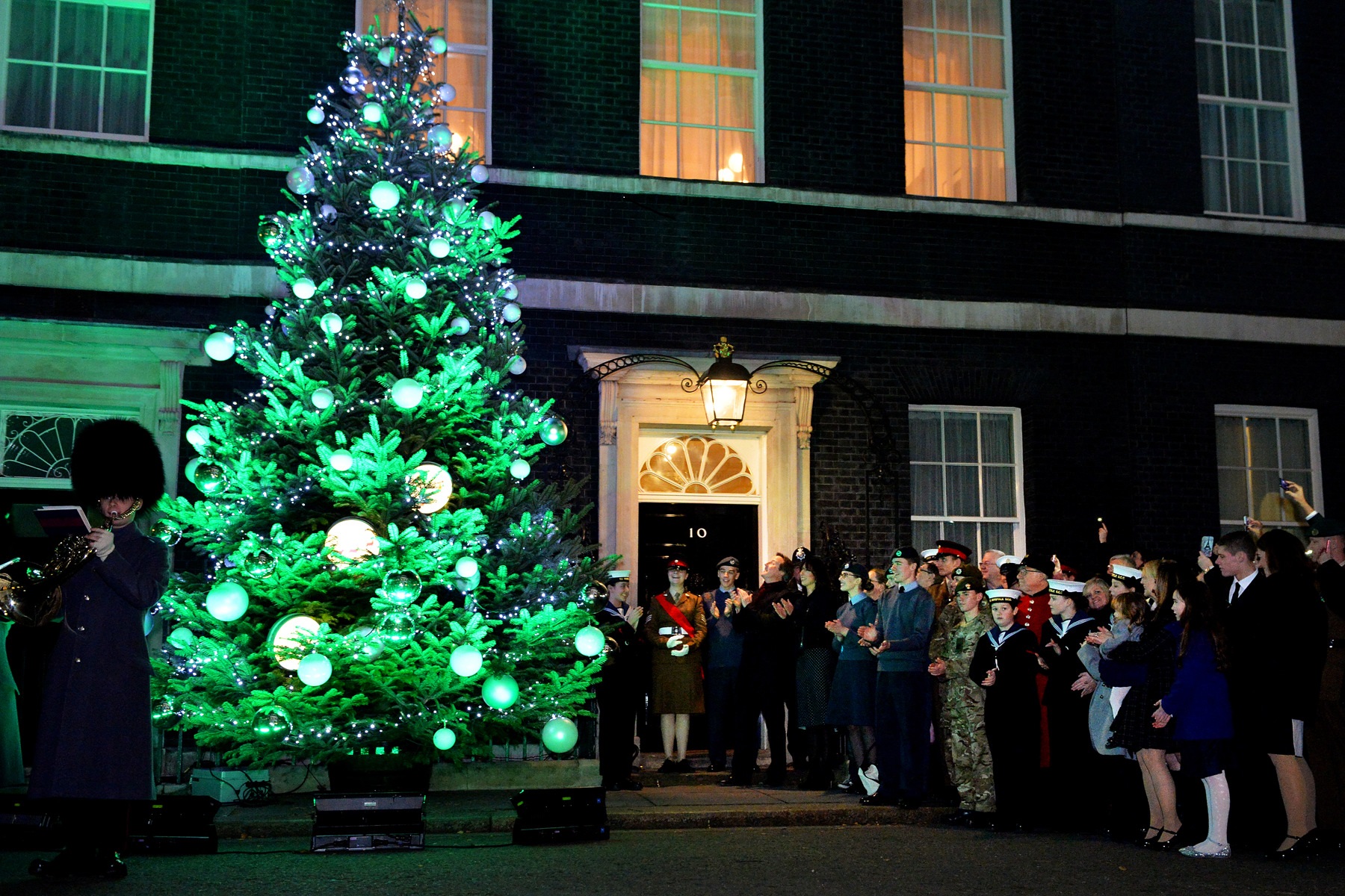 Downing Street and Diamond prepare for the International Year of Light