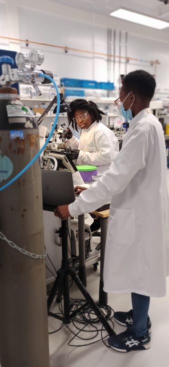 Chidinma working in the lab