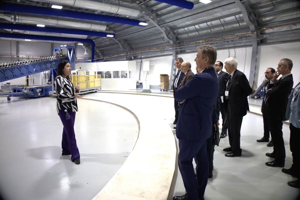 Principal beamline scientist Mirian Garcia-Fernandez explained the capabilities of the I21 beamline.