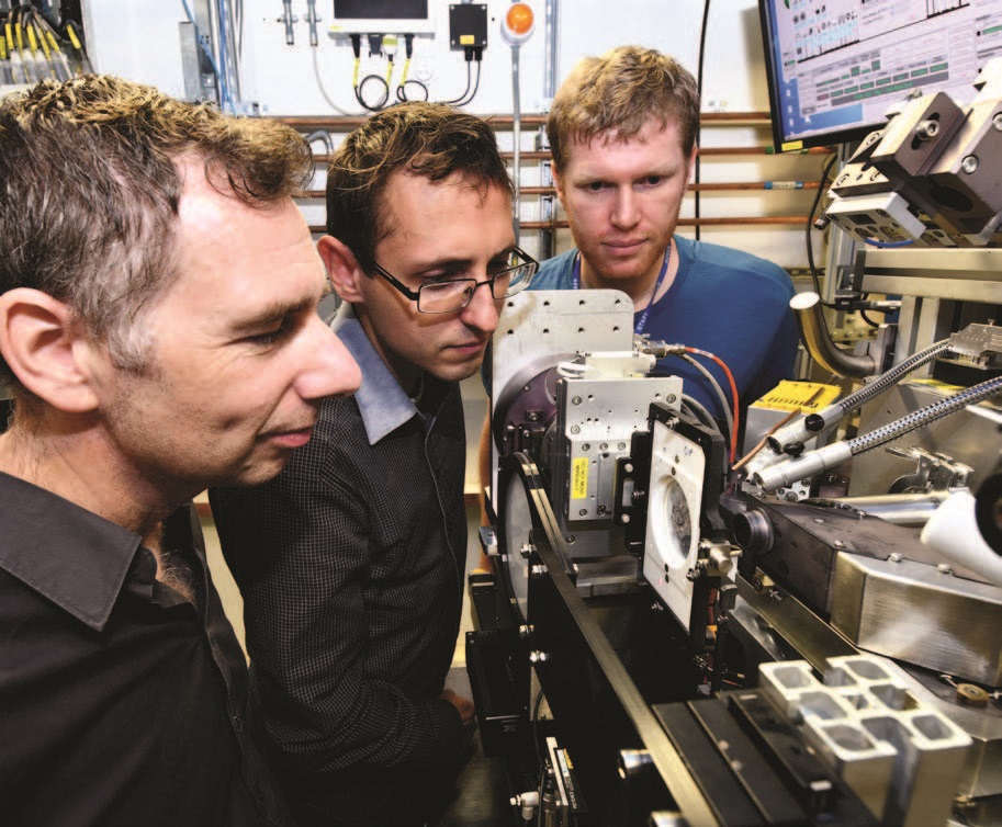 Figure 3: The large format goniometer in I03 supporting cornea lens experiments.