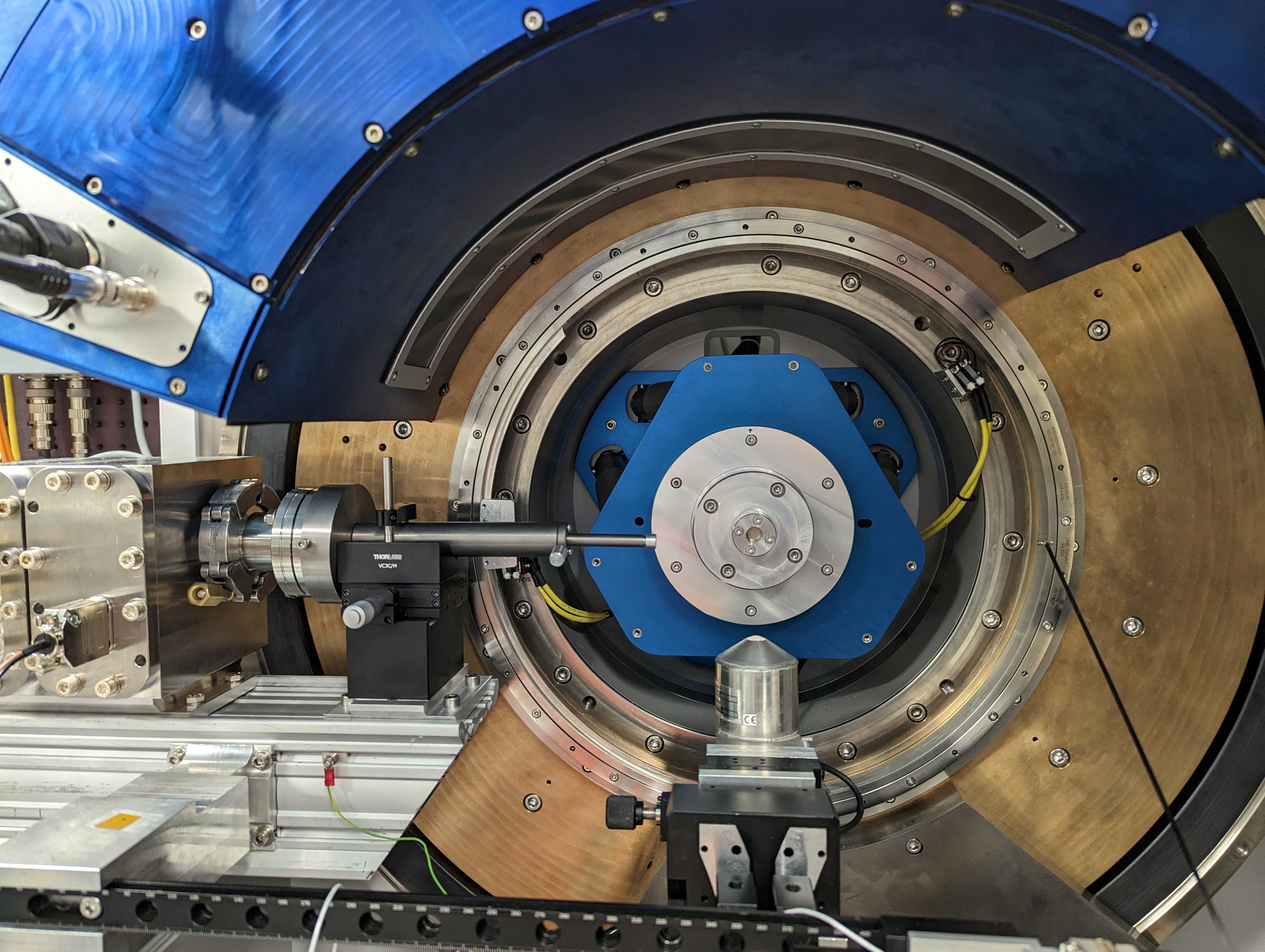 Image Hexapod, Translation Stages & Non-Capillary Samples