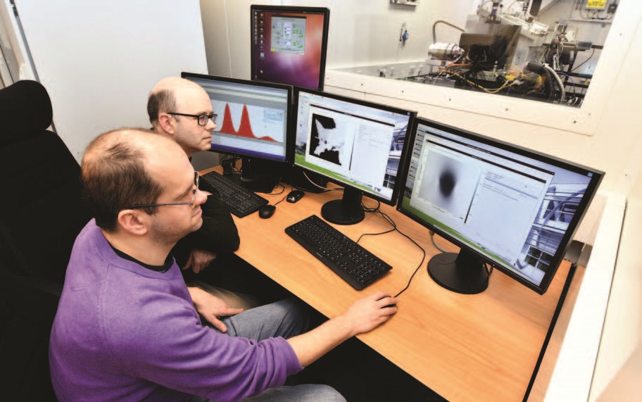 Figure 1: Interim Data Acquisition Group Leader, Keith Ralphs, and Senior Software Engineer, Matt Dickie, testing the butterfly scan wizard on beamline I08.
