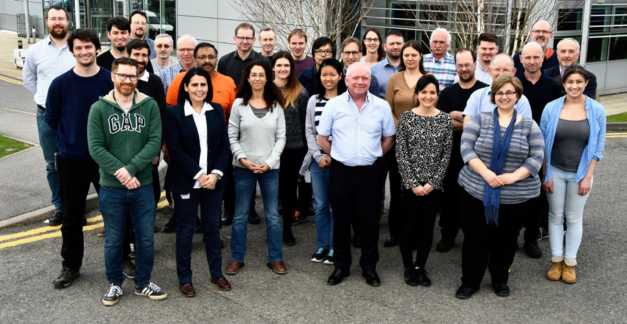 Figure 3: The scientists, engineers, technicians, PDRAs and PhD students that make up the Spectroscopy Group.