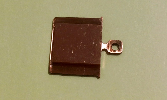 An image of one of the sample holders used on I21