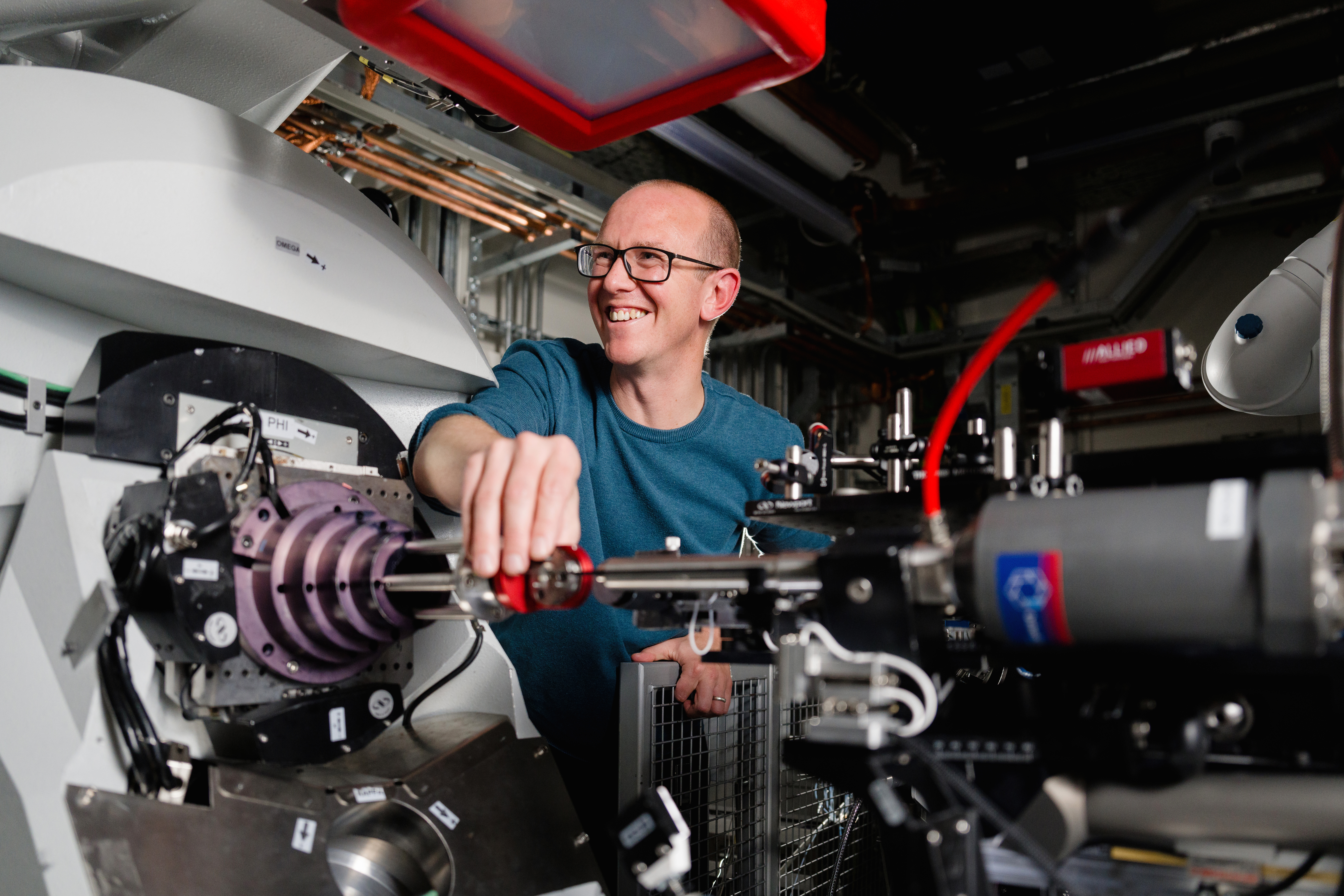 Mark Warren on the I19 beamline