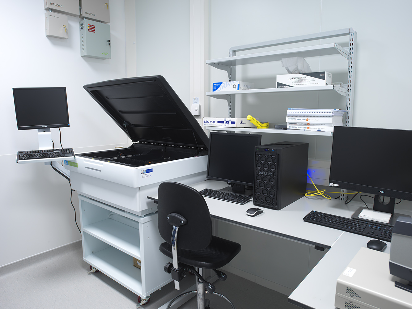 The tri-carb liquid scintillation counter inside the Active Materials Lab