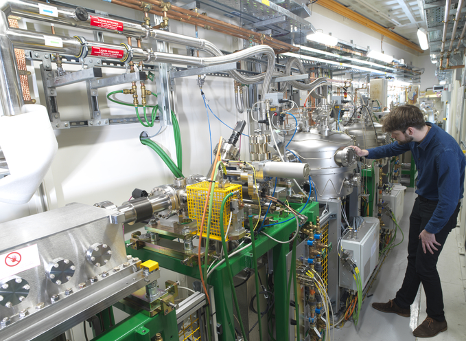 James Le Houx at the DIAD beamline.