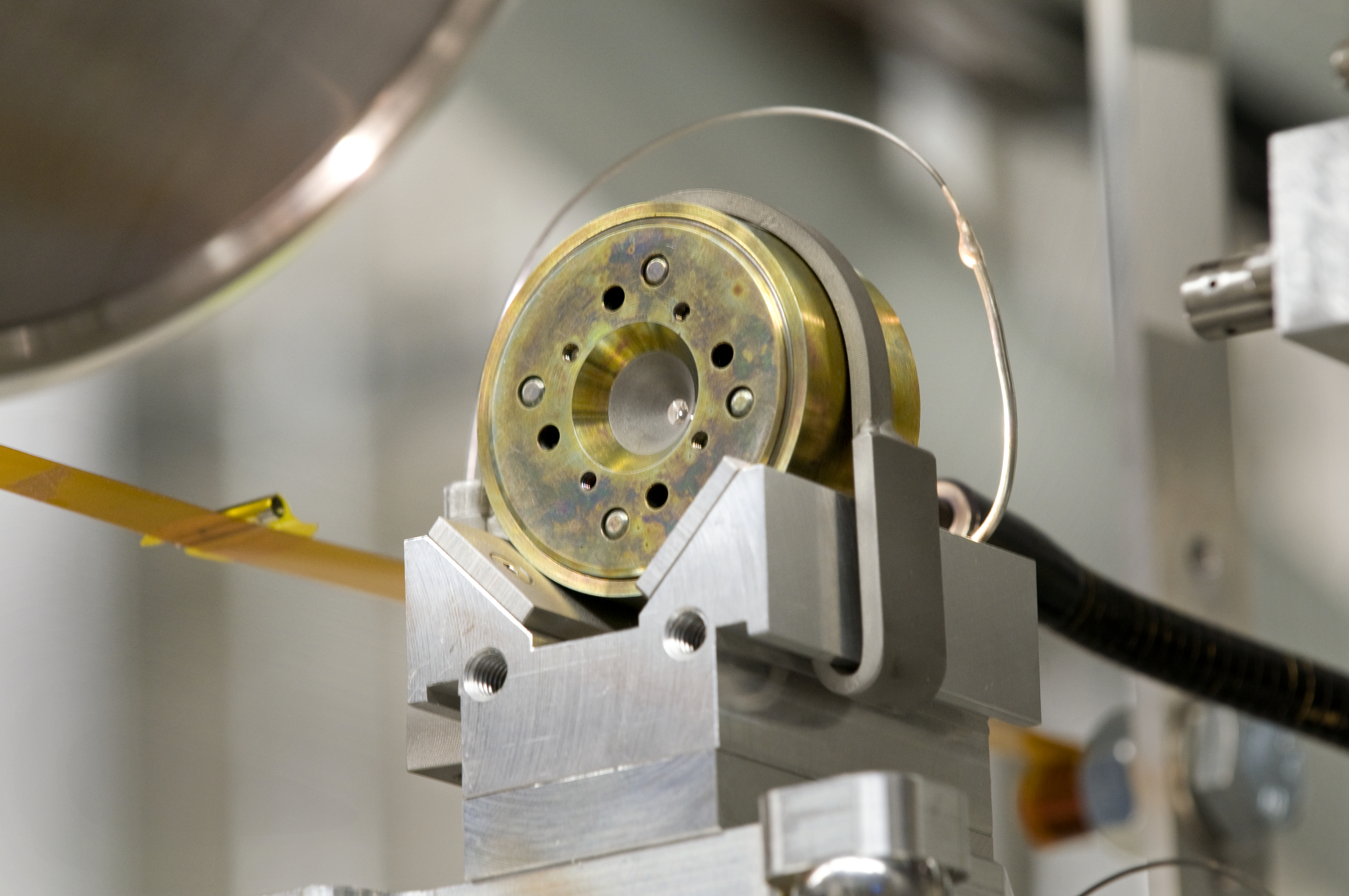 Diamond Anvil at beamline I15. Copyright of Diamond Light Source Ltd.