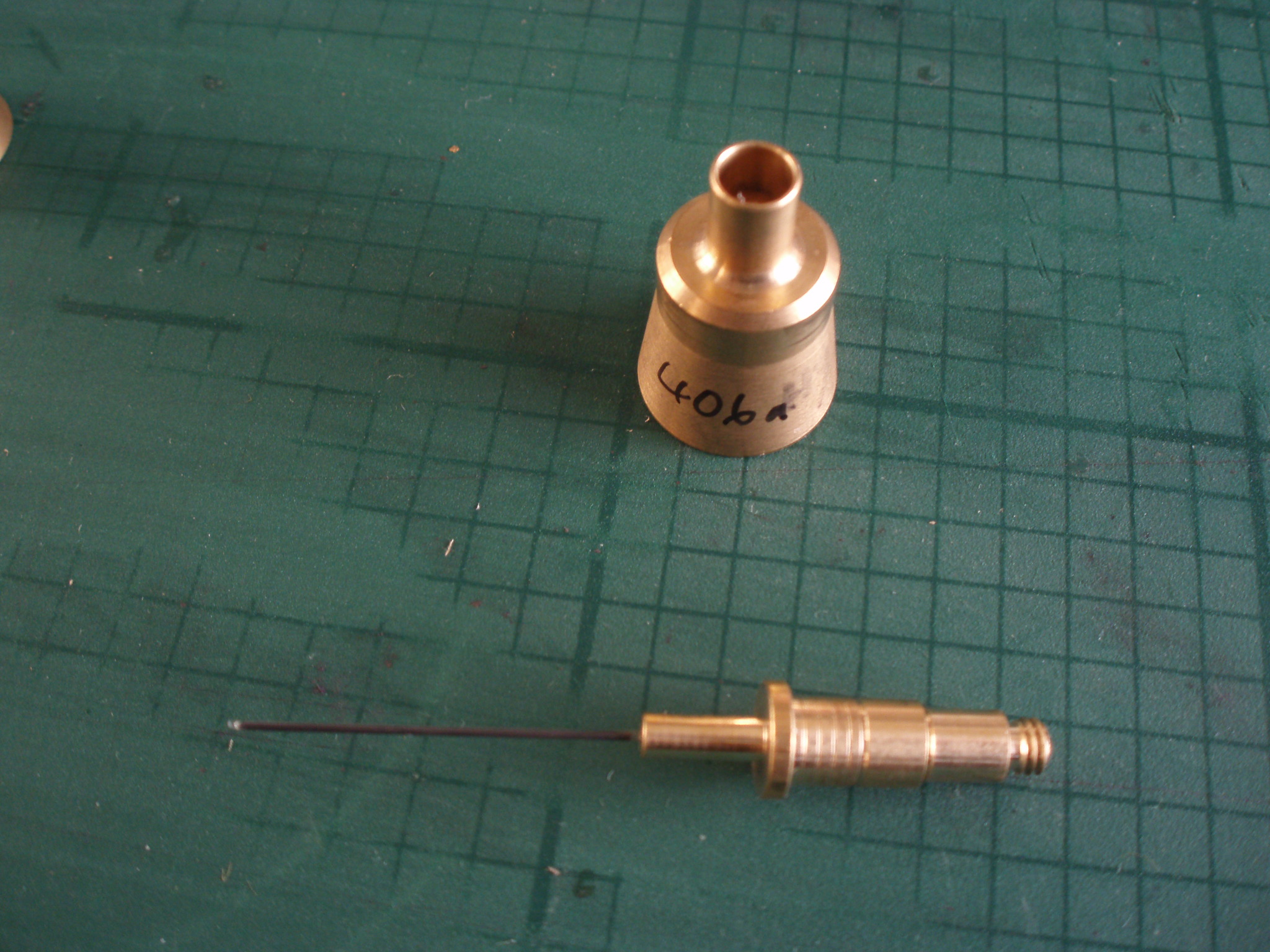 capillary mounted in brass stub