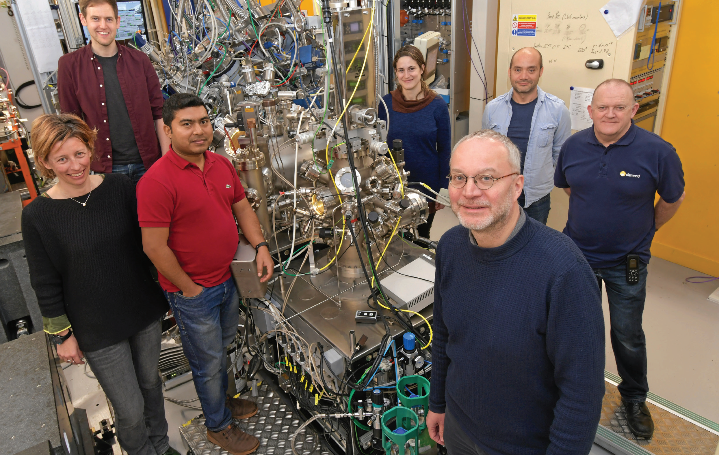 The VERSOX team on the beamline, from left to right: Federica Venturini, Dave Grinter, Kanak Roy, Pilar Ferrer, Georg Held (PBS), Wilson Quevedo Garzon, and Andrew Watts.