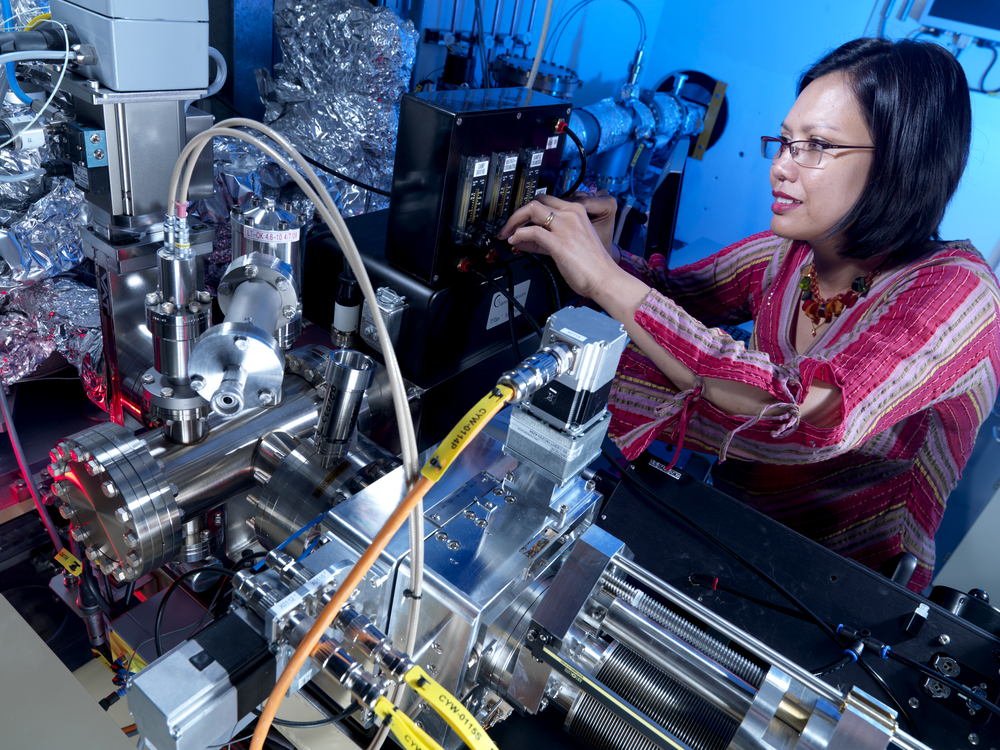 Rohanah Hussain, Senior Beamline Scientist on Diamond’s B23 beamline