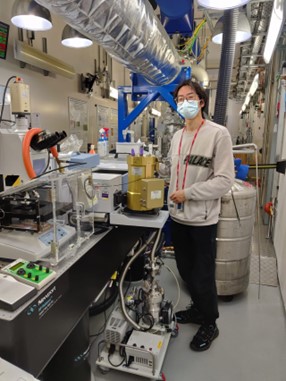 DPhil candidate Jiahao Ye performing THz spectroscopy on B22 beamline.