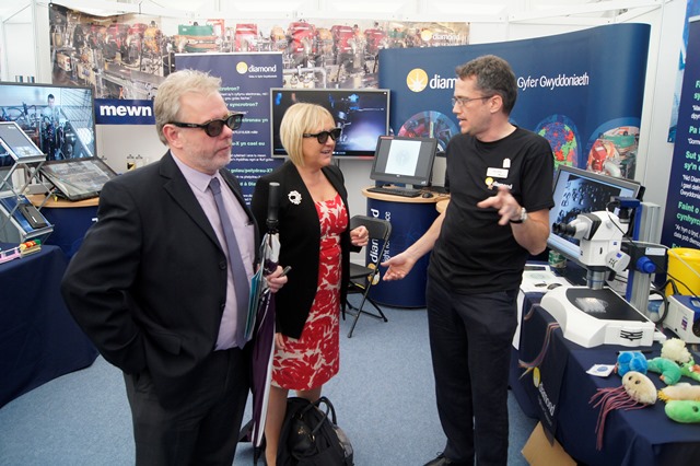 Prof. Julie Williams, Chief Scientific Adviser for Wales talking to Alun Ashton, Diamond Light Source