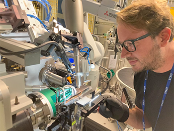 Christofer on the beamline