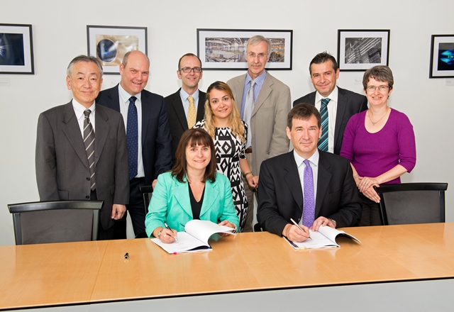 Signing of the collaboration agreement between Diamond and Johnson Matthey for the building of the materials characterisation facility.