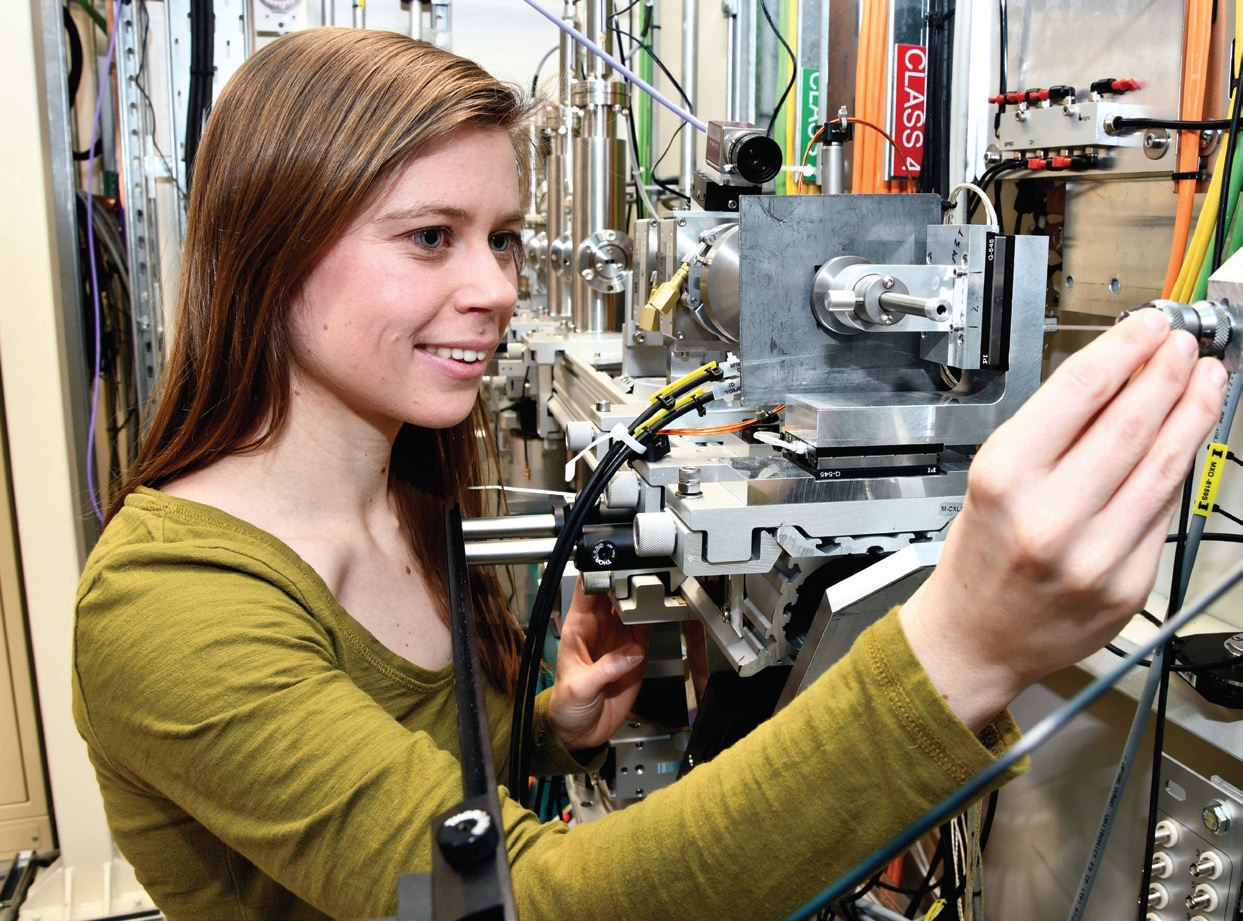 Figure 3: Senior Support Scientist for DIAD, Phoebe Allan, changess the sample for a commissioning experiment on I15-1.