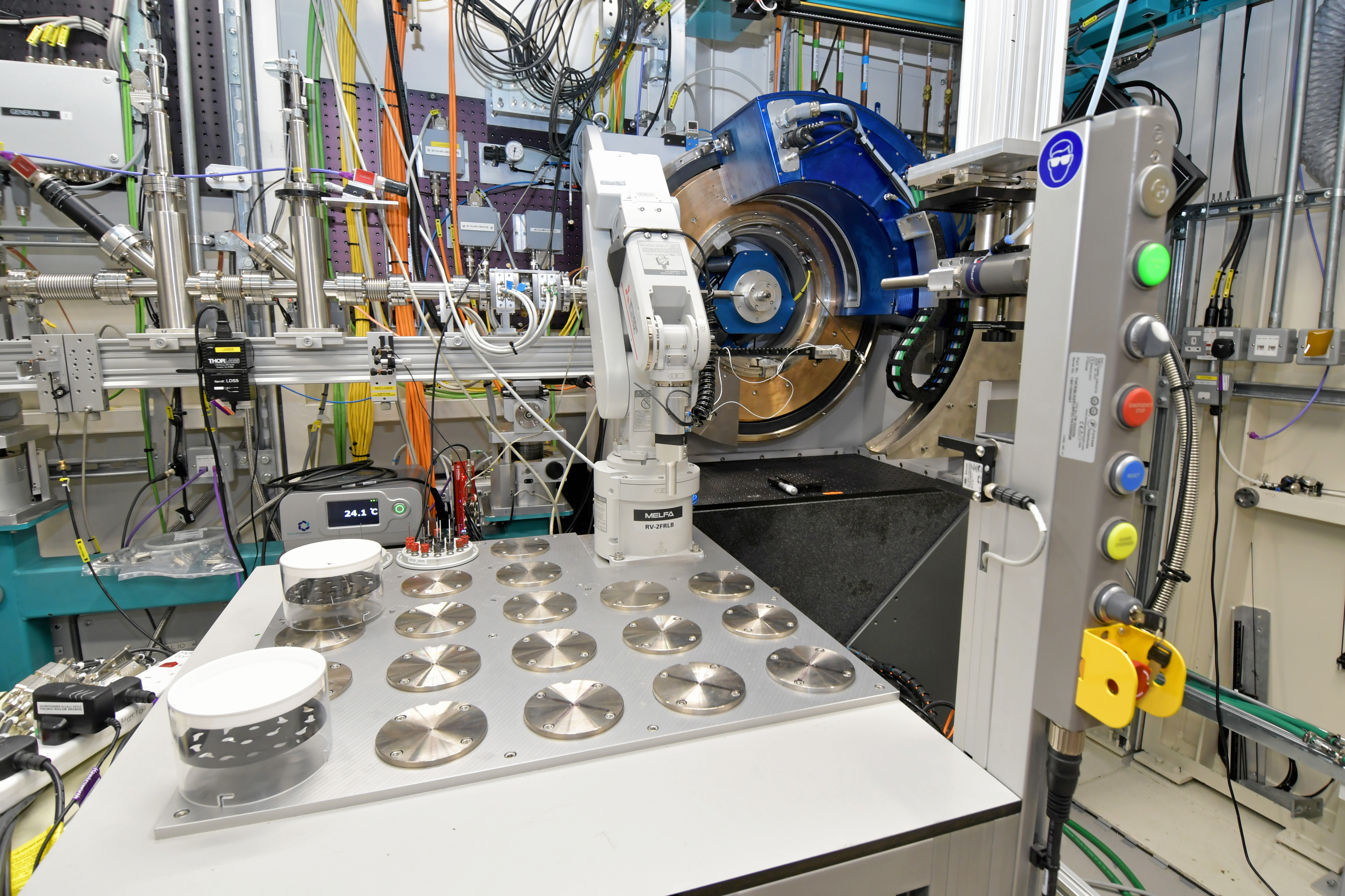 Image Robotic Sample Changer