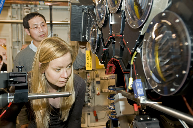 Nicola Blackwood MP impressed by x-ray visions