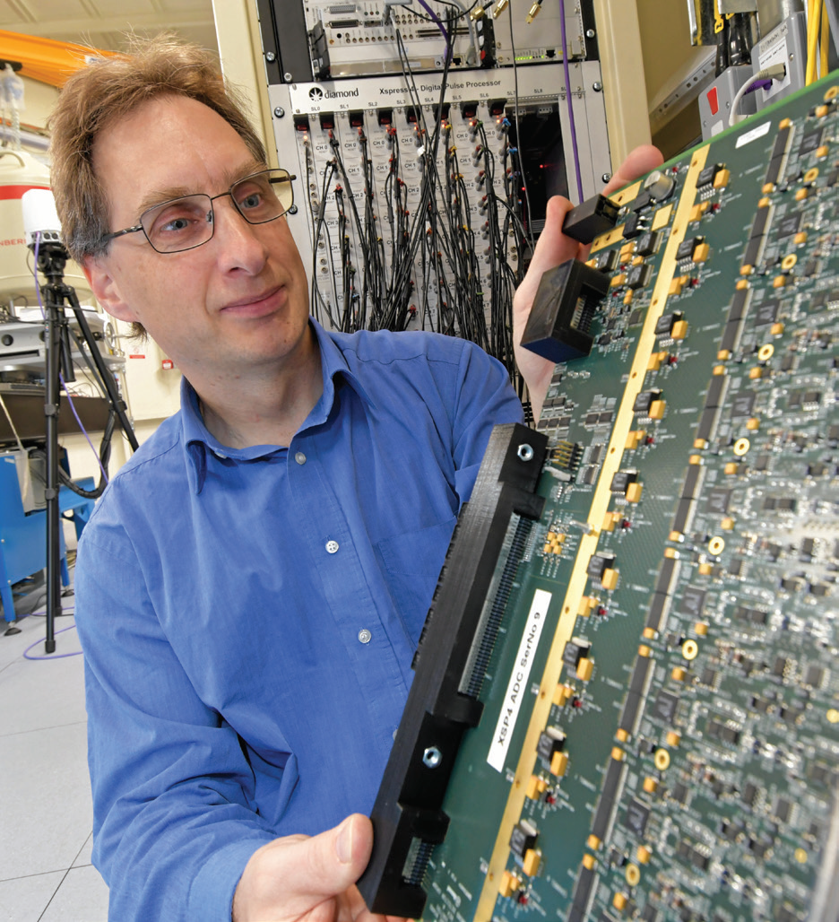 Figure 2: Senior Electronics Engineer, Graham Dennis, with the Xspress-4 digital pulse
<br/>processor on I20.