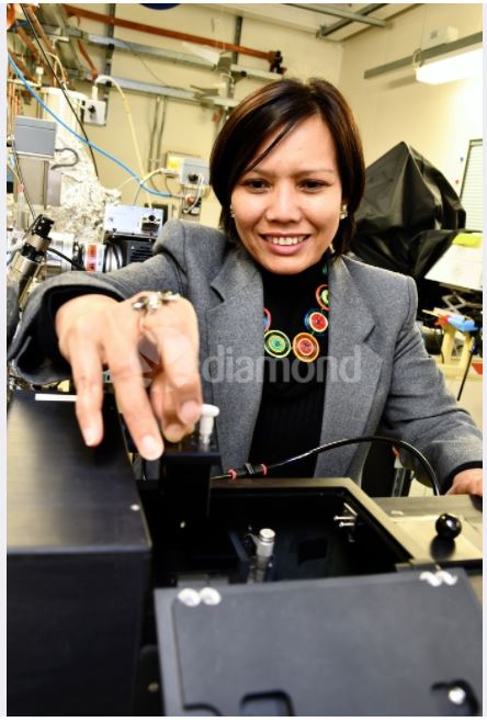 Rohanah Hussein in the lab