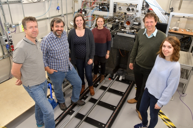Principal Beamline Scientist Dr Gwyndaf Evans with his team Dr Jose Trincao,  Dr Anna Warren, Dr Emma Beale and Dr Adam Crawshaw.
<br/>First users - Dr Ivo Tews from Biological Sciences at the University of Southampton and joint Diamond-Southampton PhD student Rachel Bolton investigating proteins involved in nutrient uptake of photosynthetic or cyanobacteria.