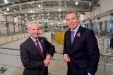 Gerd Materlik, CEO of Diamond, welcomes the PM to the facility.